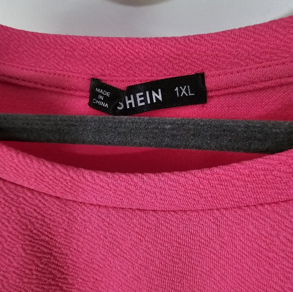 Pink blouse - Picture 2 of 3